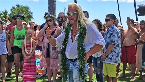 Beth Chapman Funeral See Photos From Her Hawaii Memorial Hollywood Life