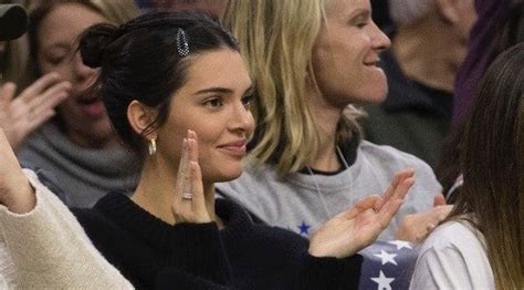 kendall jenner playfully boos tristan thompson during nba game