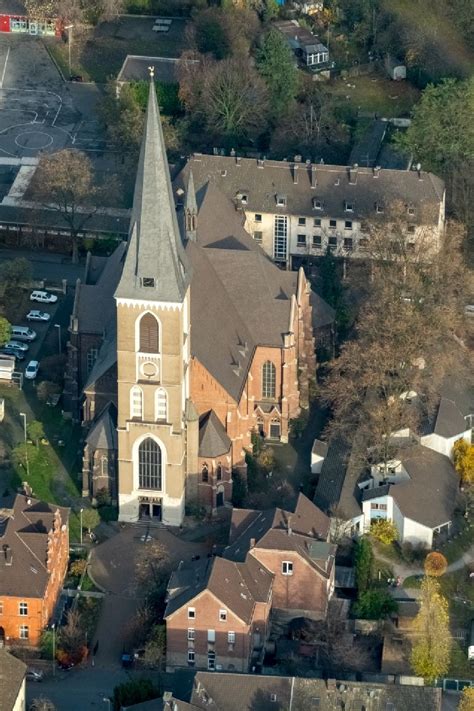 Duisburg Von Oben Kirchengeb Ude Der Kirche St Peter Im Ortsteil