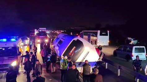 Bursa da öğrencileri taşıyan tur otobüsü devrildi 3 ölü çok sayıda