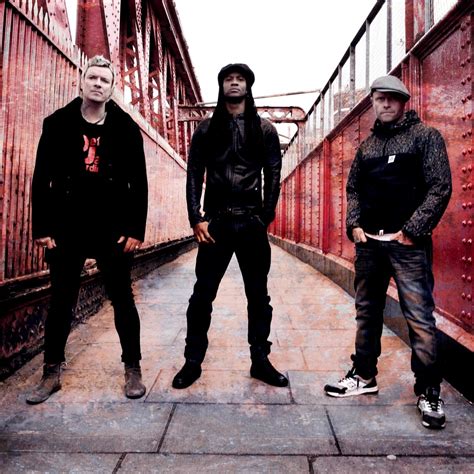 The prodigy are an english electronic punk, electronic dance music band from braintree, essex, formed in 1990 by keyboardist and songwriter liam howlett. The Prodigy | Equipboard®