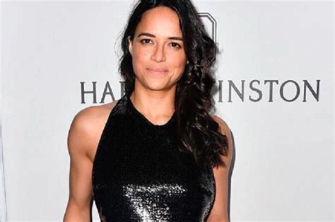 6 Potret Keren Aktris Tomboy Dan Tangguh Michelle Rodriguez