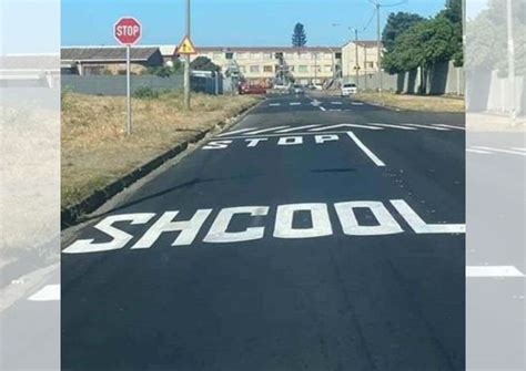 The Irony Misspelled School Road Sign Leaves Sa In Stitches