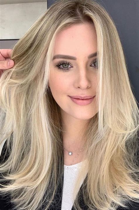 Gorgeous Hair Colour Trends For 2021 Vanilla Blonde Medium Length