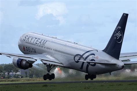 Delta Airlines Skyteam Plane Taking Off From Runway Editorial Stock