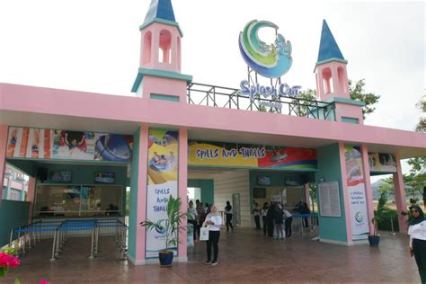 Melaka wonderland theme park and resort. Luas & Ada 12 Jenis Permainan Air, Taman Tema Air Pertama ...