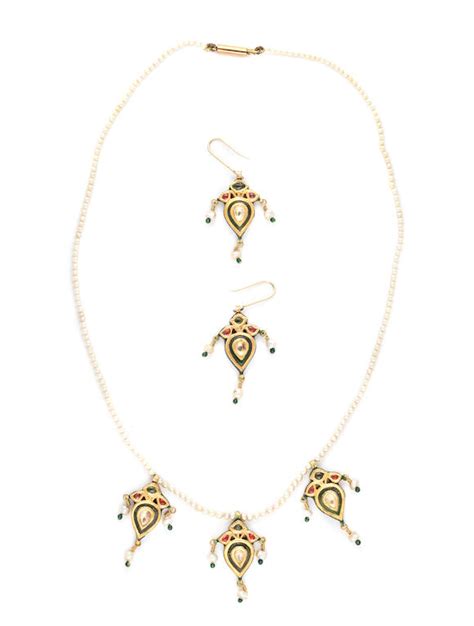Bonhams A Gem Set Enamelled Gold Necklace And Earrings North India 20th Century3