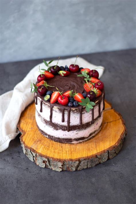 Ich habe euch hier die anleitung für die auch auf meinem blog befindliche torte eingestellt. Sommerlicher Naked Cake: Schoko-Erdbeertorte | Kleid & Kuchen
