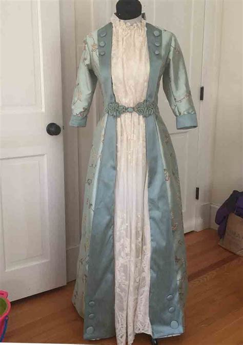 1882 Tea Gown Part Vi All The Extras Tea Gown Victorian Clothing