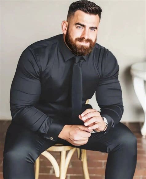 Pin By Neeraj Varpe On Bodybuilding Suits Men Business Well Dressed Men Scruffy Men