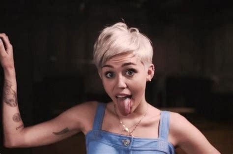 chatter busy miley cyrus exposes what bangerz tour is like behind the scenes video