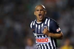 Humberto andrés suazo pontivo, nicknamed chupete, is a chilean professional footballer who plays as a striker for deportes la serena. Chupete Suazo Chile / Humberto Suazo retorna após lesão no ...