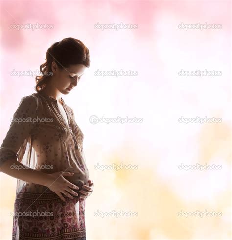 Imagen De Silueta De La Mujer Hermosa Embarazada 2023