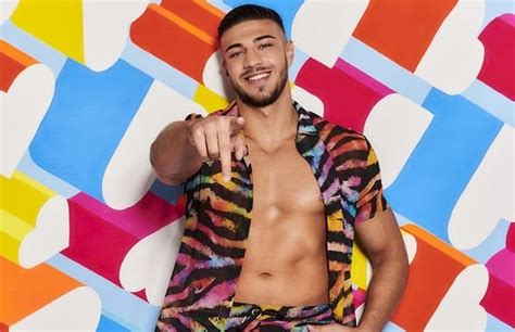 Tommy fury (born 7 may 1999) is a british professional boxer and reality television star. Tommy Fury Bio, Affair, Single, Net Worth, Age ...