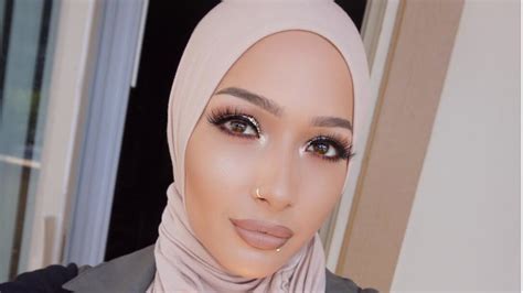 Covergirl S New Beauty Ambassador Wears A Hijab