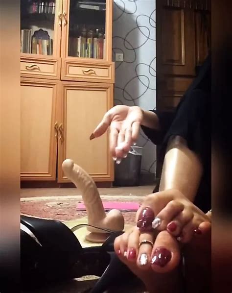 Iranian Mistress Teaches Wearing A Hijab Fishnet Socks XHamster