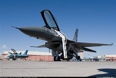 General Dynamics F 16a Fighting Falcon 401 Usa Navy Aviation
