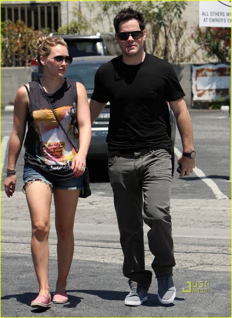Hilary Duff Lunch Date With Mike Comrie Photo 2557471 Hilary Duff
