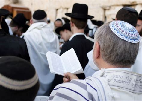 Jewish Funeral Traditions And Etiquette Funerals Guide