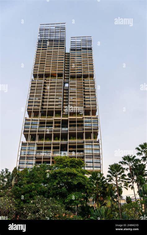 South Beach Tower Singapore Stock Photo Alamy