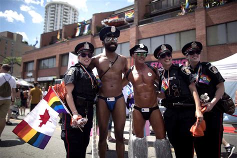 queers and trans say no to police presence at pride parade