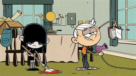 Image S2e04b Linc And Lucy Cleaning Up The Mess The Loud House