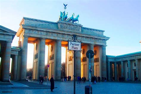 12 Curiosidades De La Puerta De Brandeburgo En Berlín Y Su Historia 🏛️