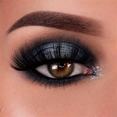 24 sexy eye makeup looks give your eyes some serious pop blue eye shadow eye makeup ideas