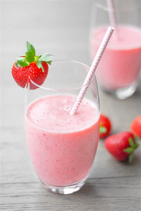 Add oats to make it a more filling breakfast treat. Strawberry Banana Smoothie | Ahead of Thyme