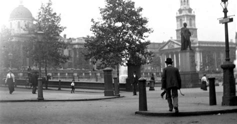 Rare Found Photos That Capture Street Scenes Of London From The 1890s