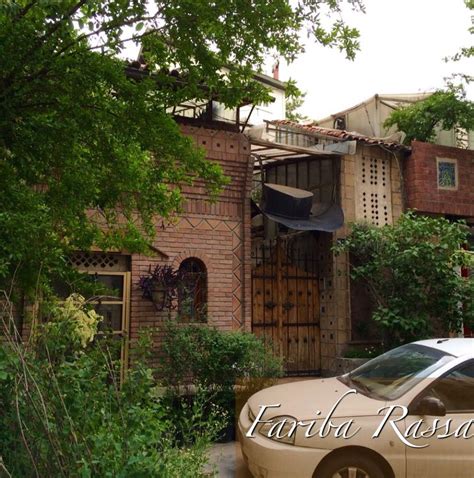 Beautiful House With Traditional Architecture In Farmanieh Tehran