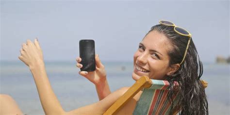 Learn How To Disconnect From Your Cell Phone While On Vacation With