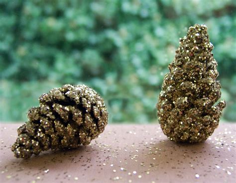 Wear The Canvas Diy Fri Glitter Pine Cone Decorations