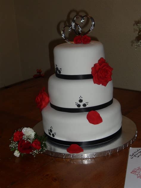 Sugar Pants Cake Blog White Black And Red Wedding Cake