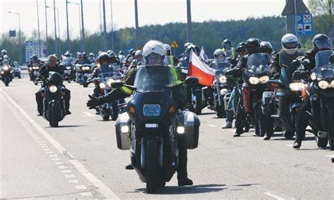 Pro Putin Bikers Heading For Berlin Barred At Polish Border Newspaper Dawn