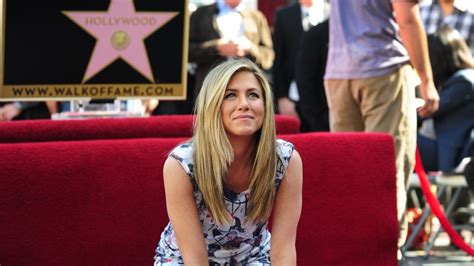 Jennifer Aniston Gets Emotional Talking About Self Doubt Cnn