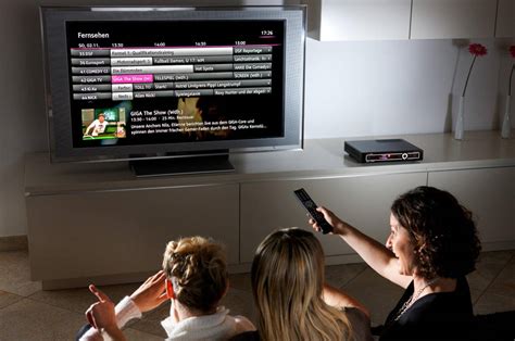 Pay-TV via IPTV: Das bieten Entertain, Vodafone TV und Co.
