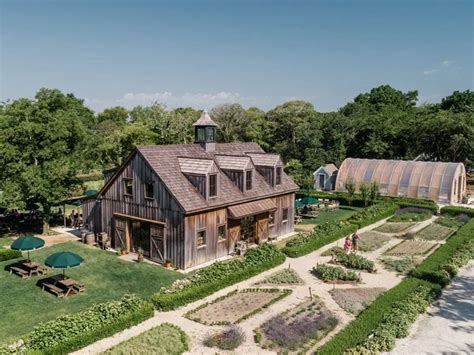 20 Of The Best Farm Stays From Rustic Vacation Rentals To Luxe Countryside Hotels Farm Stay
