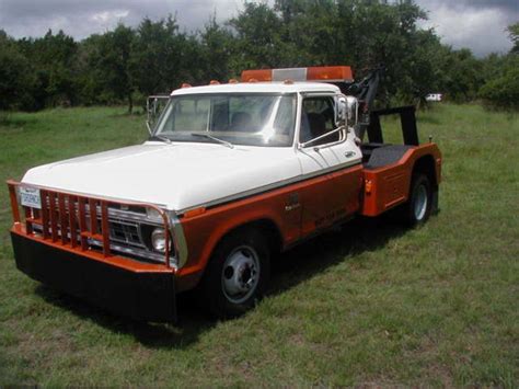Restored 1974 F 350 Tow Truck Wrecker Holmes 440 Bed 390 4v T18 4 Speed