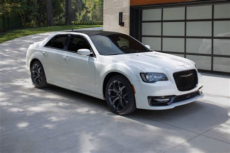 2022 Chrysler 300 Prices Reviews And Pictures Edmunds