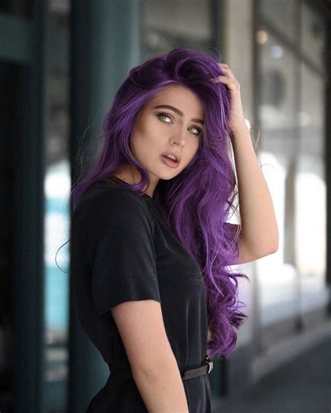 Dark Violet Hair Girl With Purple Hair Violet Hair Colors Hair Color