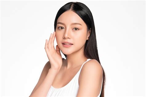 Mulher Jovem E Bonita Asiática Com Pele Limpa Fresca Cuidado Facial Tratamento Facial