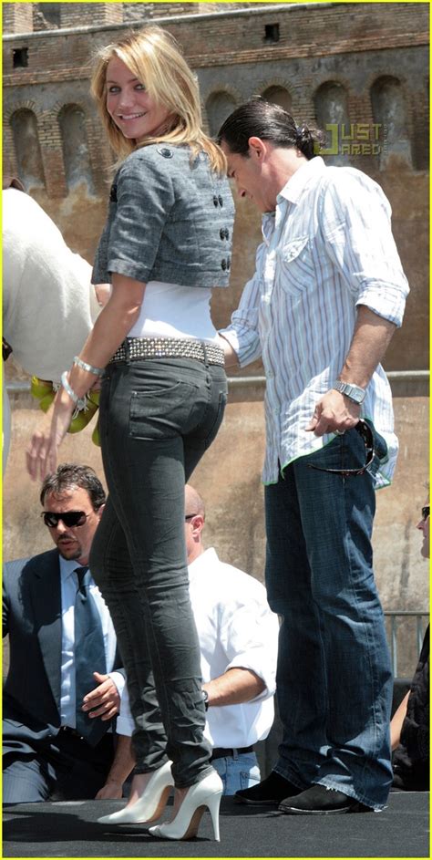 Full Sized Photo Of Cameron Diaz Butt 02 Photo 441141 Just Jared