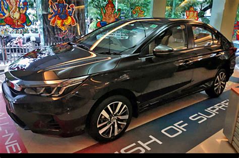 The new honda city will be sold along by selling two generations of the city together, the company is aiming to have a wider audience band for the car. 2020 Honda City: Which variant to buy? - Autocar India