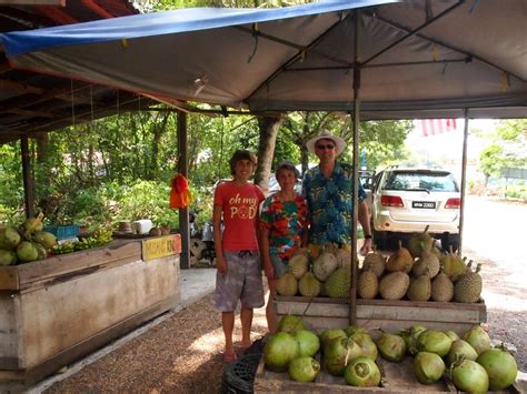 Restaurant foon lock noktasına 2,2 km mesafede. Bentong Durian Stalls: Where To Find Durian All Year When ...
