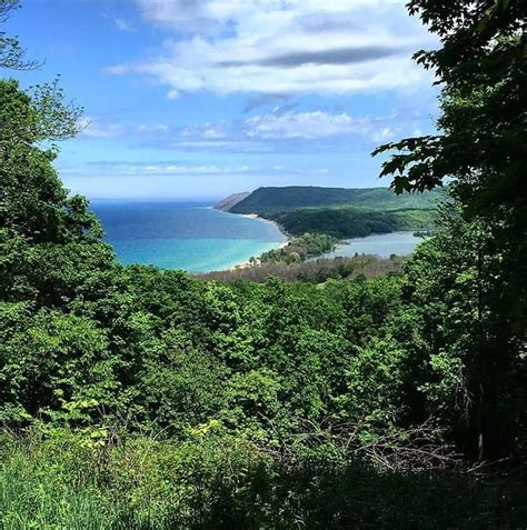 Your Guide To A Sleeping Bear Dunes National Lakeshore Fall Color Tour