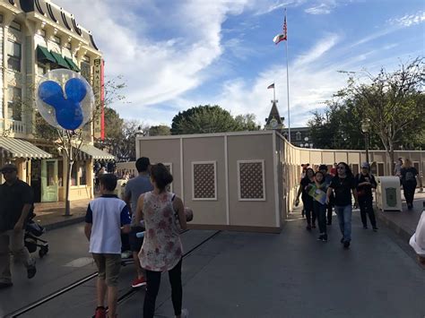 Disneyland Update 11517 Featuring Main Street And Paradise Pier