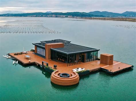 Forget Rvs This Person Built A Floating Mansion With Panoramic Sea