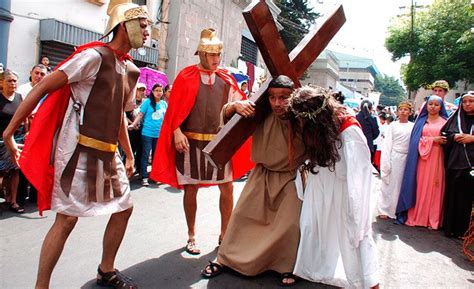 Viernes Santo Se Conmemora La Crucifixión De Jesús En La Cruz Del Calvario