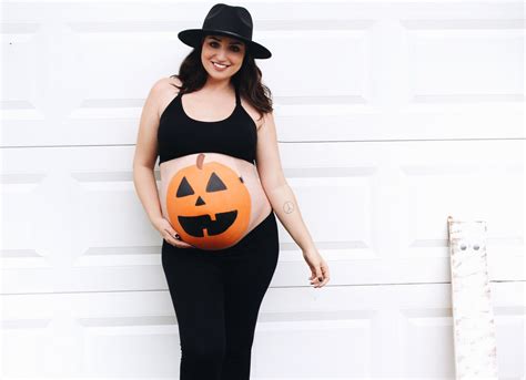 Fall Pregnancy Adorable Pumpkin Belly